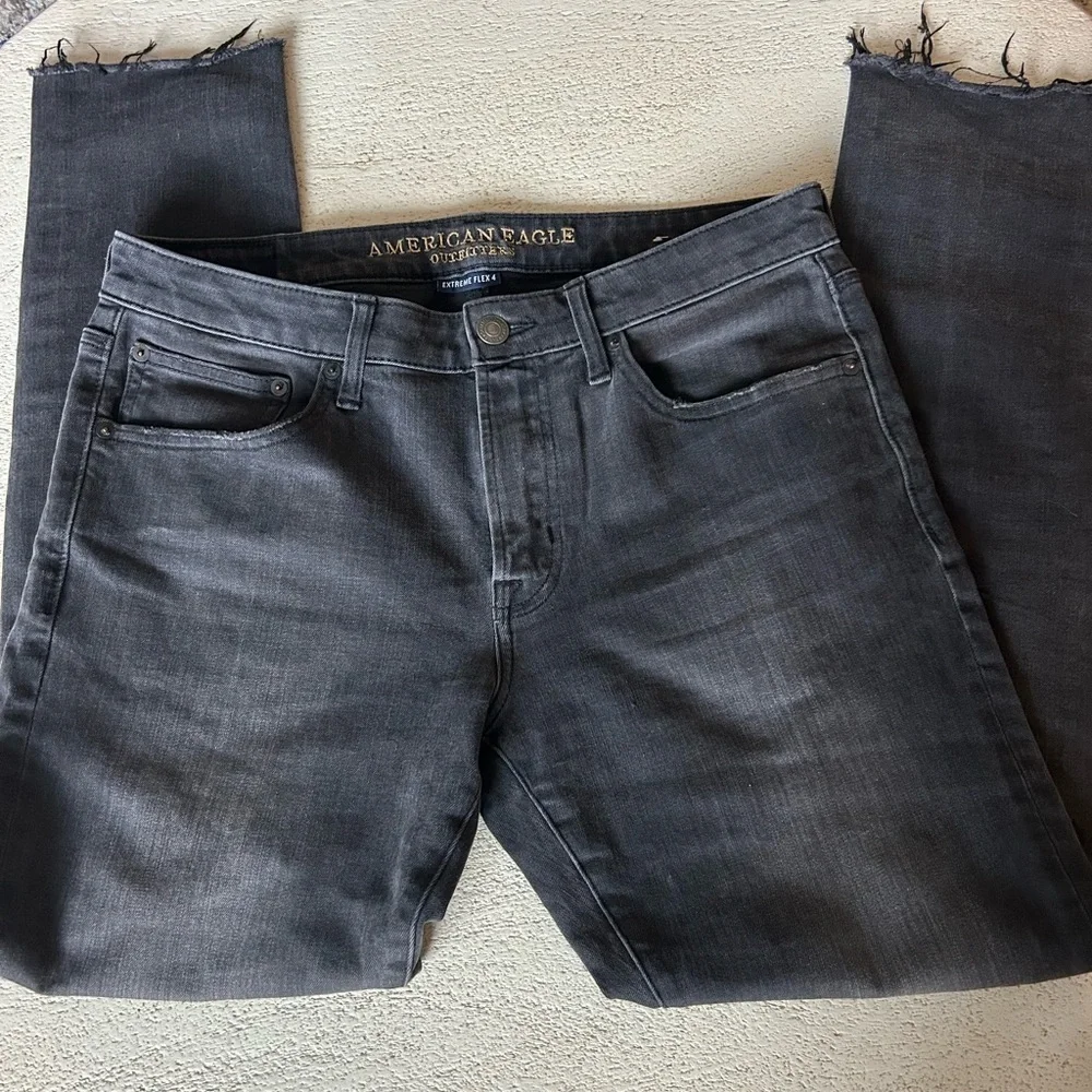 American Eagle Jeans Mens 32x30 Slim Fit Tapered Leg Black Distressed Denim Pant